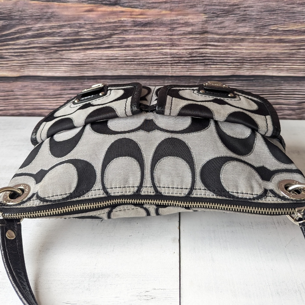🌹Coach 18980 Black and Gray Signature Shoulder Bag - Picture 8 of 14